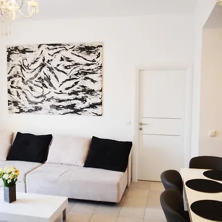 Chic Ploce Apartment *