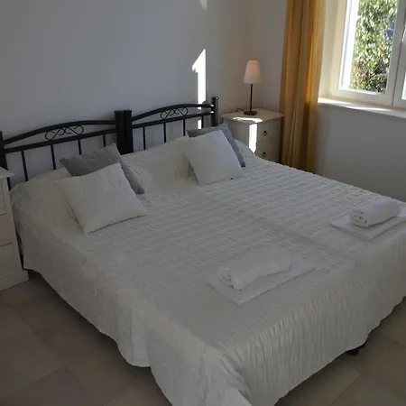 Apartment Chic Ploce *